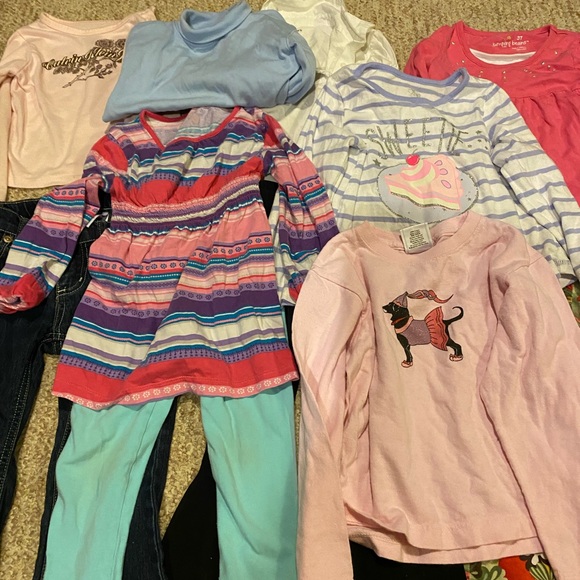 3T 12 Item Bundle of Pants and Tops - Picture 6 of 6